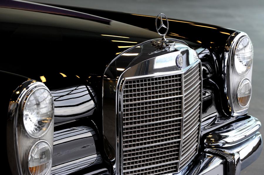  Mercedes-Benz 600 Pullman Limousine 1973 года  (фото 7 из 18)